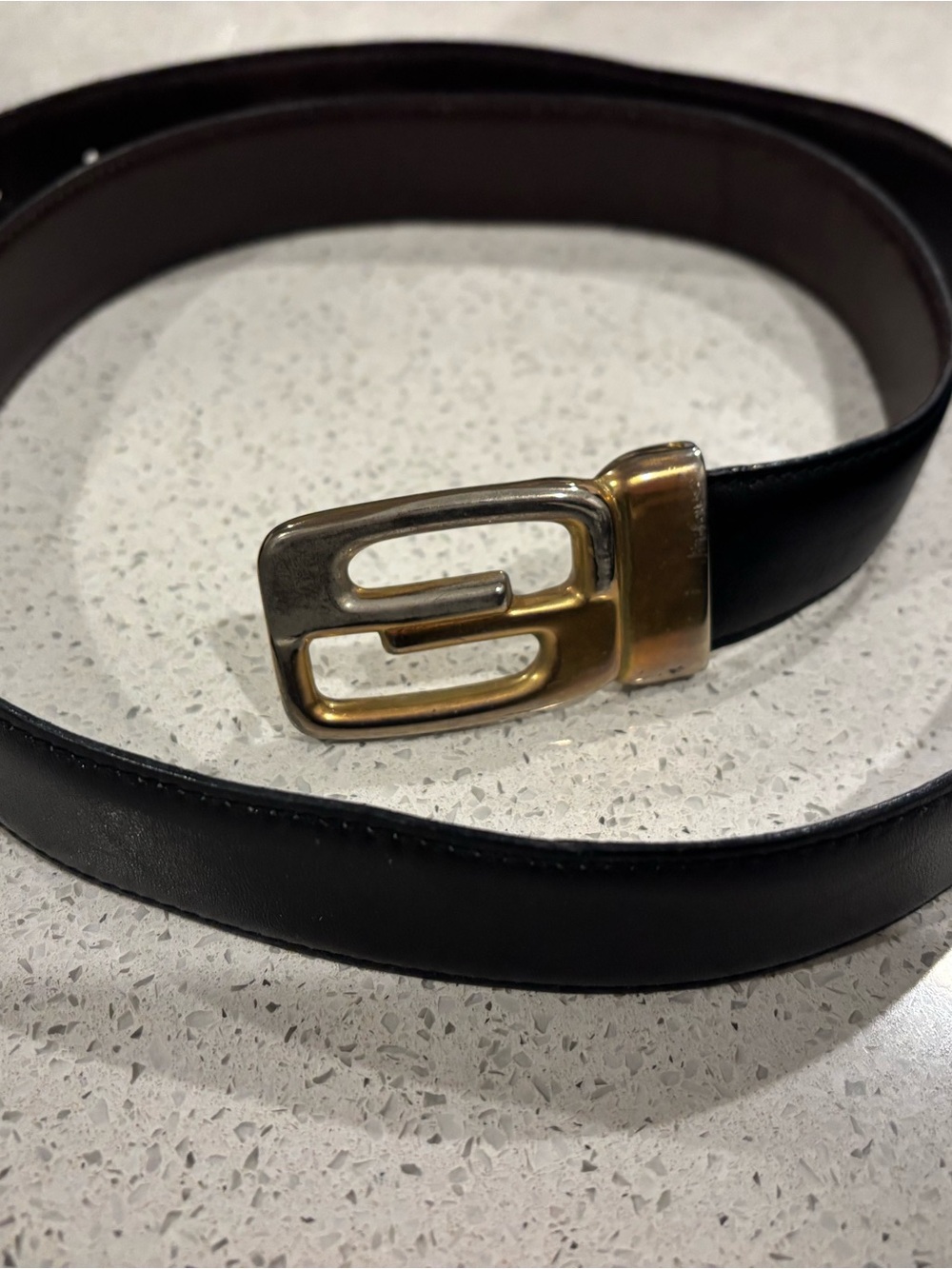 Gucci Black Leather Men's Belt with Gold Buckle - Picture 2 of 7